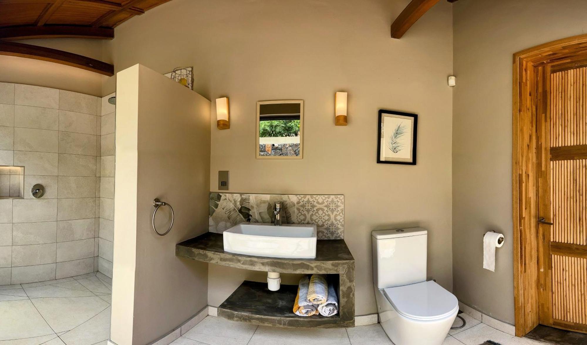Lakaz Kannell - Coconut Secluded Outside Shower, Infinity Pool Holiday home Cap Malheureux